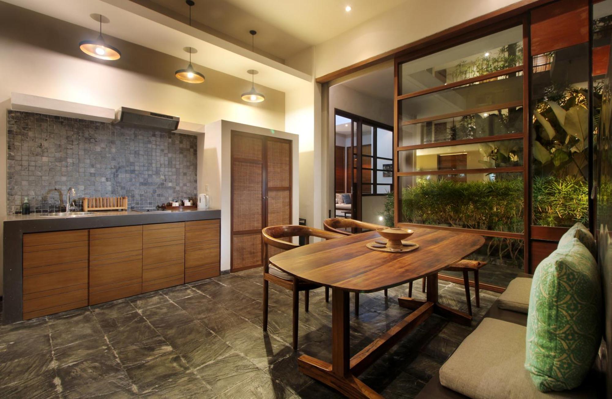 Inn Tegal Sari 4*