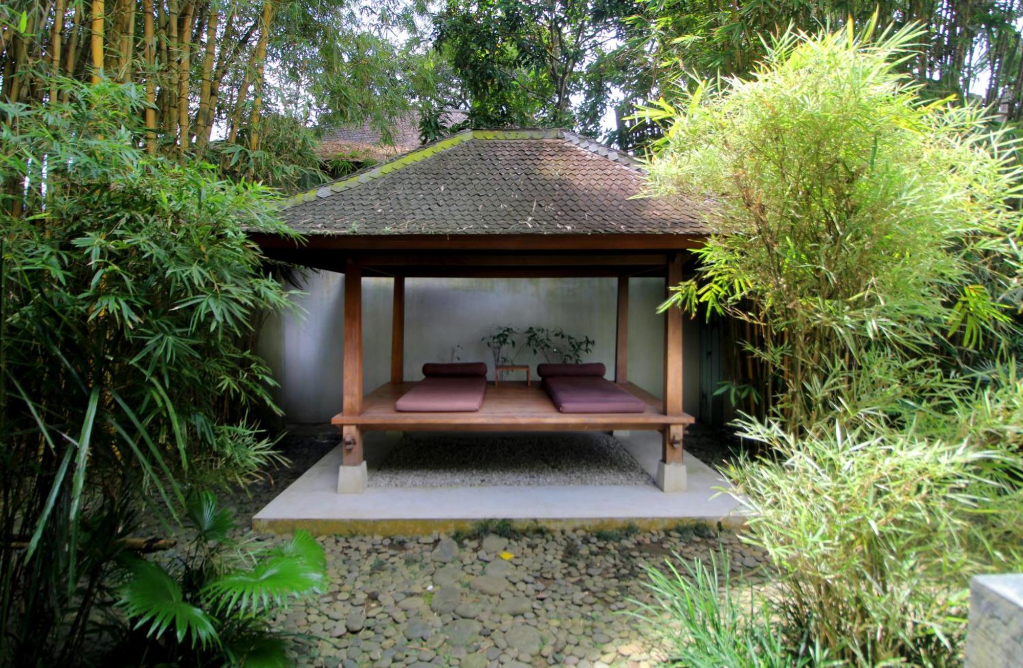 Inn Tegal Sari 4*